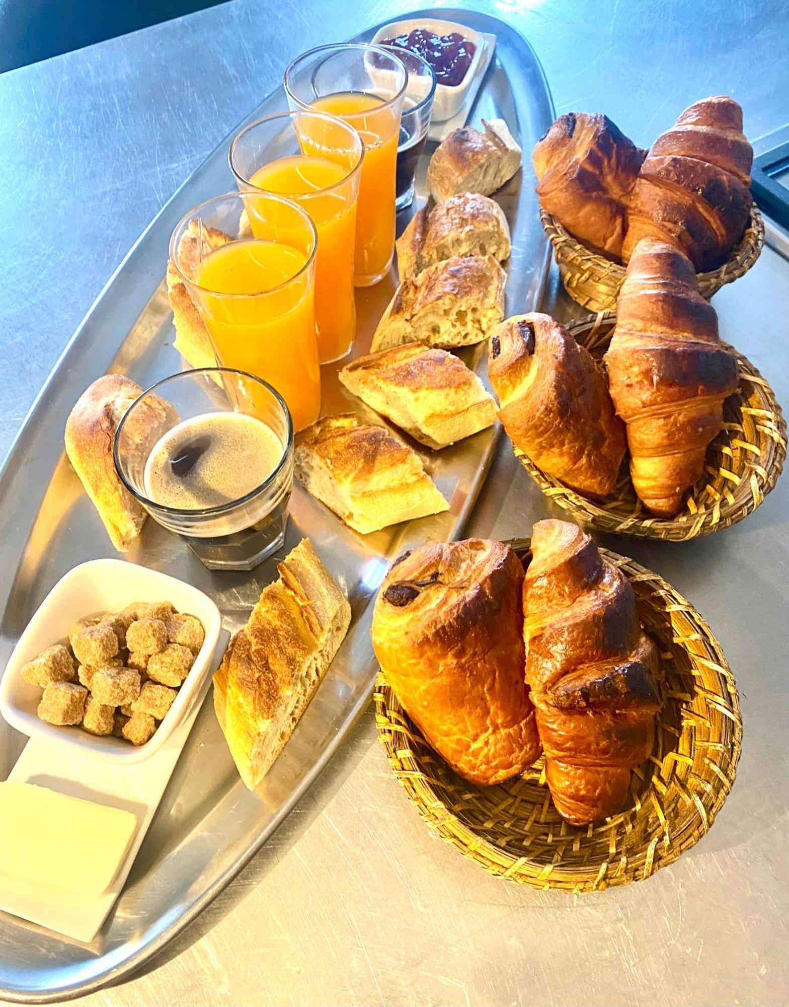 Bed and Breakfast Les 3 E Englebelmer Esterno foto