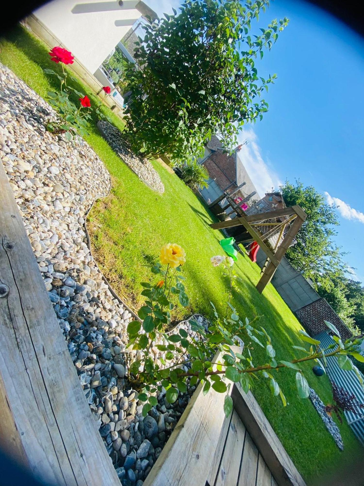 Bed and Breakfast Les 3 E Englebelmer Esterno foto